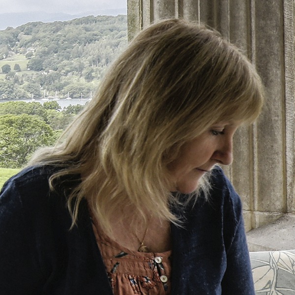 Portrait photo of Julie Abery